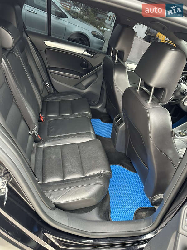 Хэтчбек Volkswagen Golf R 2011 в Вышгороде