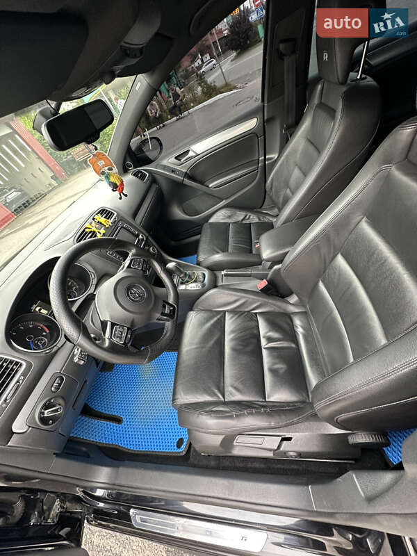 Хэтчбек Volkswagen Golf R 2011 в Вышгороде