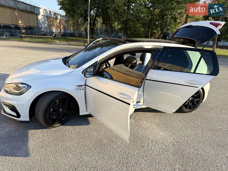 Хэтчбек Volkswagen Golf R 2018 в Харькове