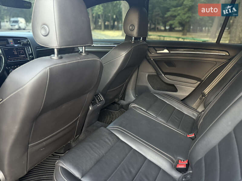 Хэтчбек Volkswagen Golf R 2016 в Одессе