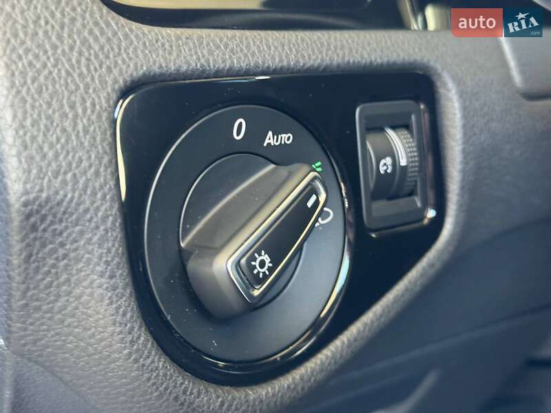 Хэтчбек Volkswagen Golf R 2017 в Одессе