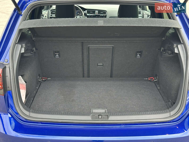 Хэтчбек Volkswagen Golf R 2018 в Киеве фото 9 Хэтчбек Volkswagen Golf R 2018 в Киеве