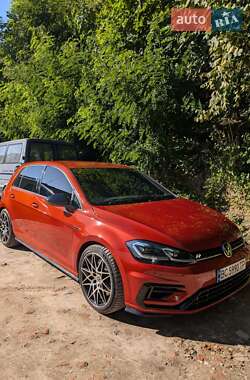 Хэтчбек Volkswagen Golf R 2018 в Львове