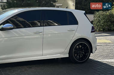 Хэтчбек Volkswagen Golf R 2014 в 
