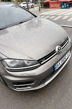 Хэтчбек Volkswagen Golf R 2015 в 