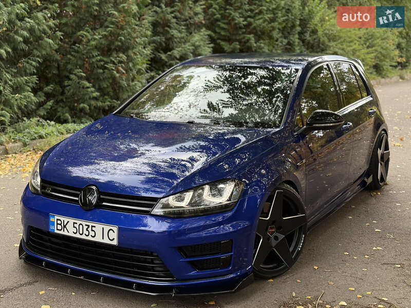 Хэтчбек Volkswagen Golf R 2015 в Ровно