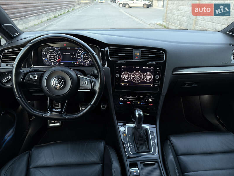 Хэтчбек Volkswagen Golf R 2015 в Ровно