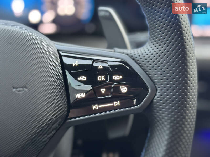 Хетчбек Volkswagen Golf R 2023 в Києві