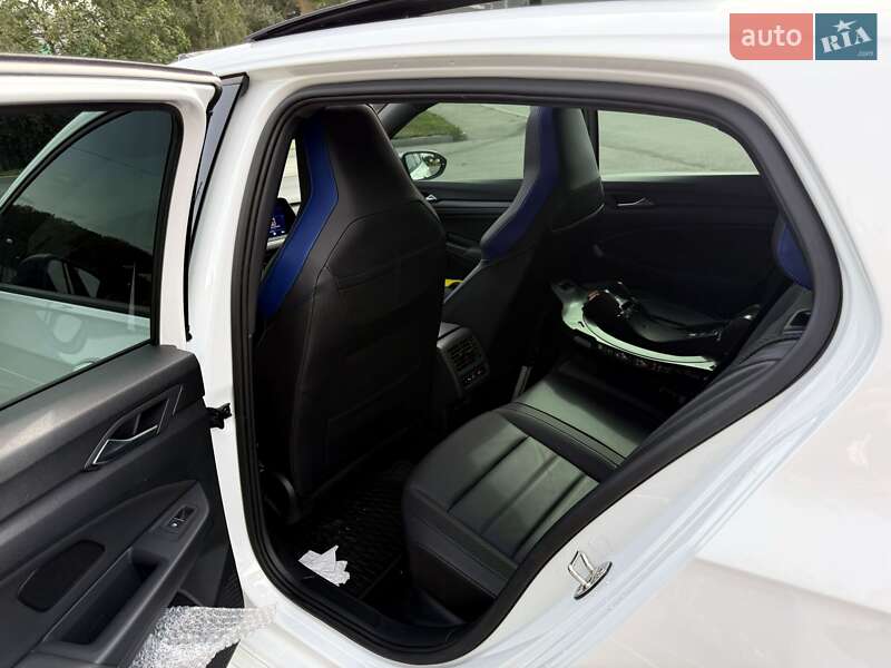 Хэтчбек Volkswagen Golf R 2024 в Виннице