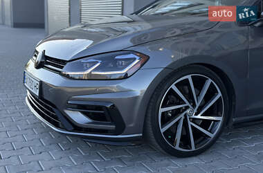 Хэтчбек Volkswagen Golf R 2017 в 