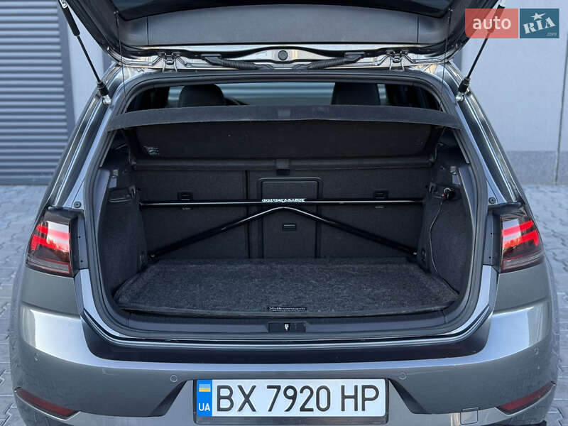 Хэтчбек Volkswagen Golf R 2017 в Хмельницком фото 44 Хэтчбек Volkswagen Golf R 2017 в Хмельницком