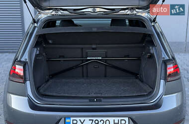 Хэтчбек Volkswagen Golf R 2017 в 