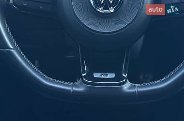 Хэтчбек Volkswagen Golf R 2017 в 