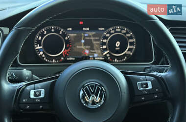 Хэтчбек Volkswagen Golf R 2017 в 