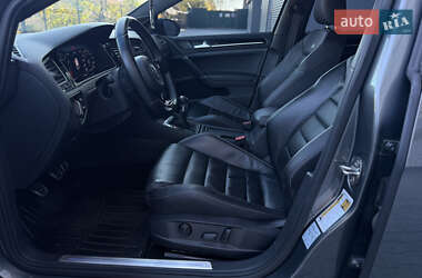 Хэтчбек Volkswagen Golf R 2017 в 