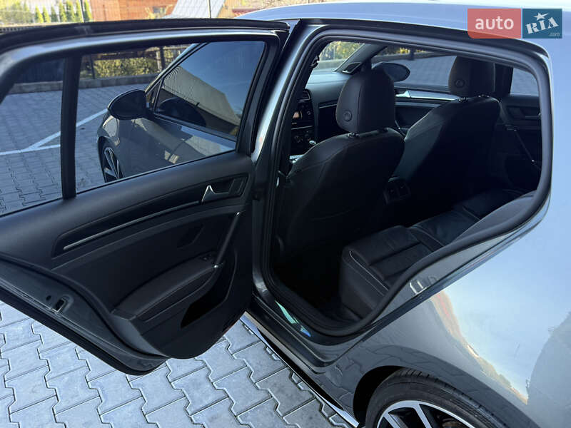 Хэтчбек Volkswagen Golf R 2017 в Хмельницком фото 98 Хэтчбек Volkswagen Golf R 2017 в Хмельницком