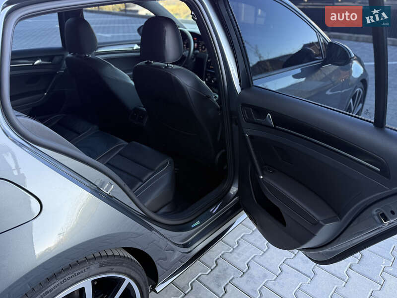 Хэтчбек Volkswagen Golf R 2017 в Хмельницком фото 102 Хэтчбек Volkswagen Golf R 2017 в Хмельницком