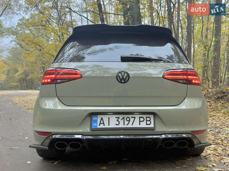 Хетчбек Volkswagen Golf R 2017 в Києві