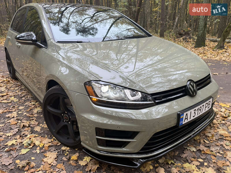 Хетчбек Volkswagen Golf R 2017 в Києві