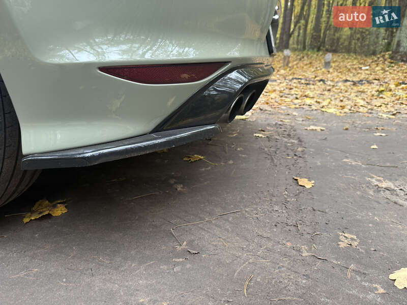 Хетчбек Volkswagen Golf R 2017 в Києві