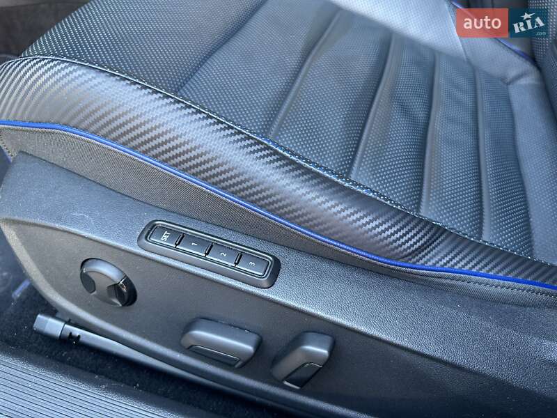 Хэтчбек Volkswagen Golf R 2022 в Одессе