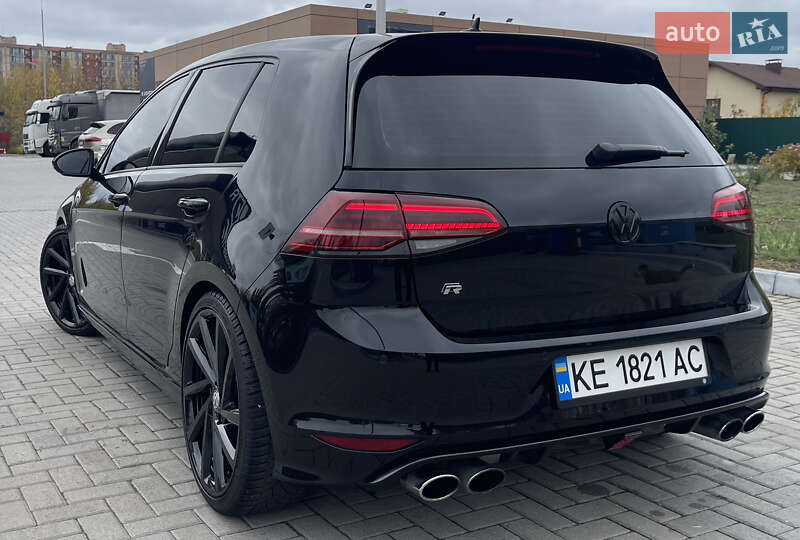 Хетчбек Volkswagen Golf R 2016 в Дніпрі