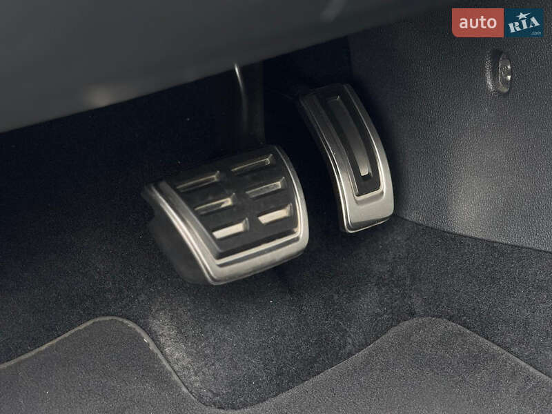 Хэтчбек Volkswagen Golf R 2014 в Киеве фото 66 Хэтчбек Volkswagen Golf R 2014 в Киеве