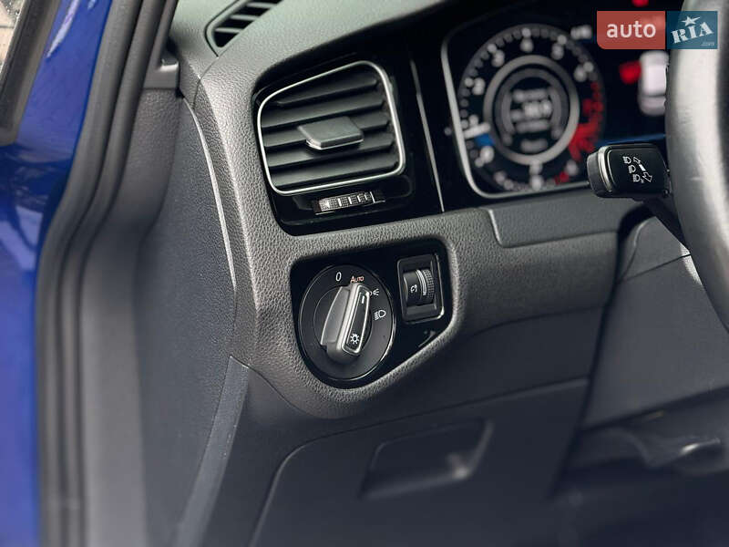 Хэтчбек Volkswagen Golf R 2014 в Киеве фото 73 Хэтчбек Volkswagen Golf R 2014 в Киеве