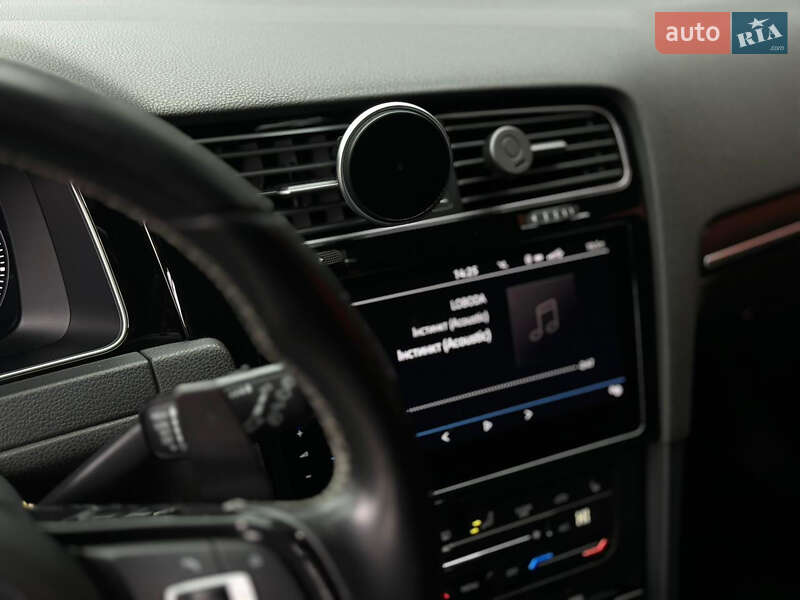 Хэтчбек Volkswagen Golf R 2014 в Киеве фото 81 Хэтчбек Volkswagen Golf R 2014 в Киеве