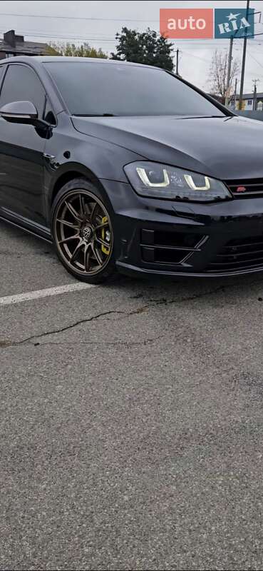 Хэтчбек Volkswagen Golf R 2016 в Белогородке