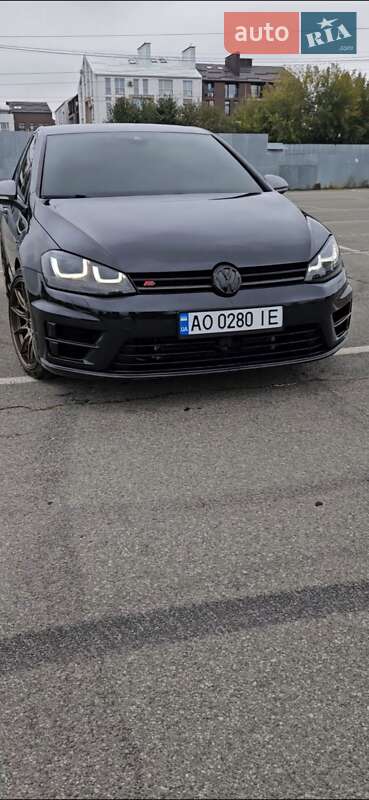 Хэтчбек Volkswagen Golf R 2016 в Белогородке