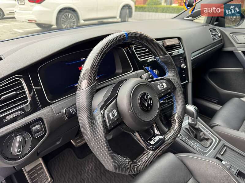 Хэтчбек Volkswagen Golf R 2019 в Киеве