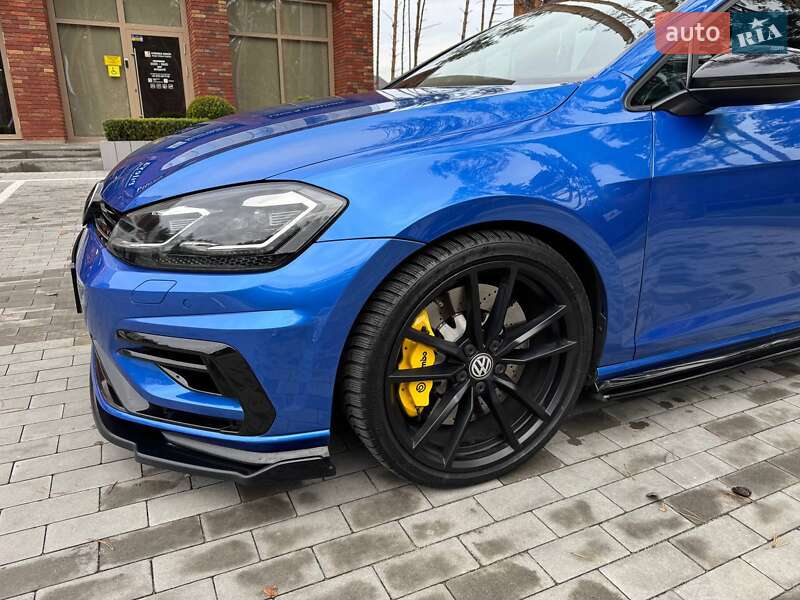 Хэтчбек Volkswagen Golf R 2019 в Киеве