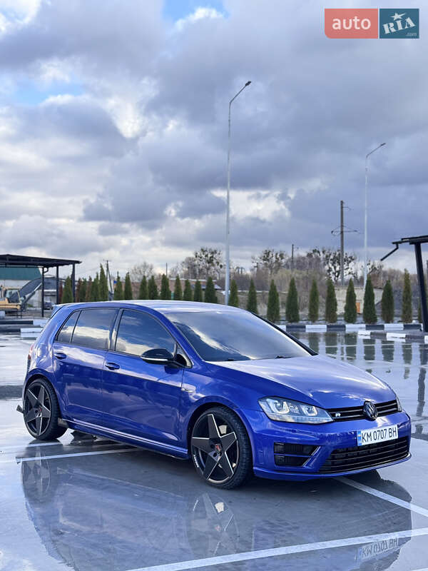 Хэтчбек Volkswagen Golf R 2015 в Житомире
