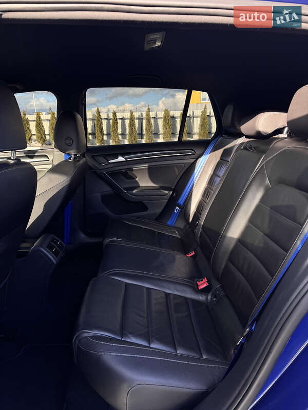 Хэтчбек Volkswagen Golf R 2015 в Житомире