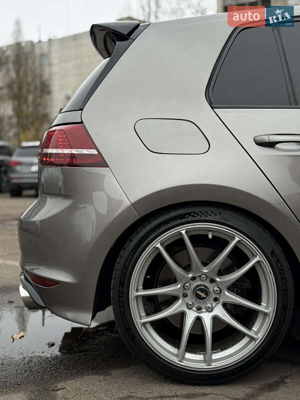 Хетчбек Volkswagen Golf R 2014 в Києві