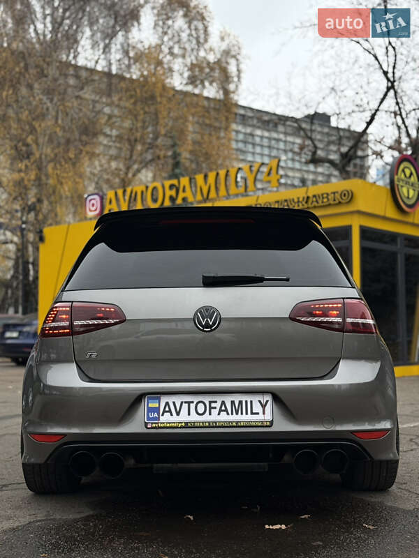Хетчбек Volkswagen Golf R 2014 в Києві