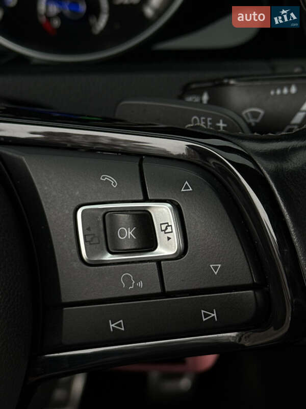 Хетчбек Volkswagen Golf R 2014 в Києві