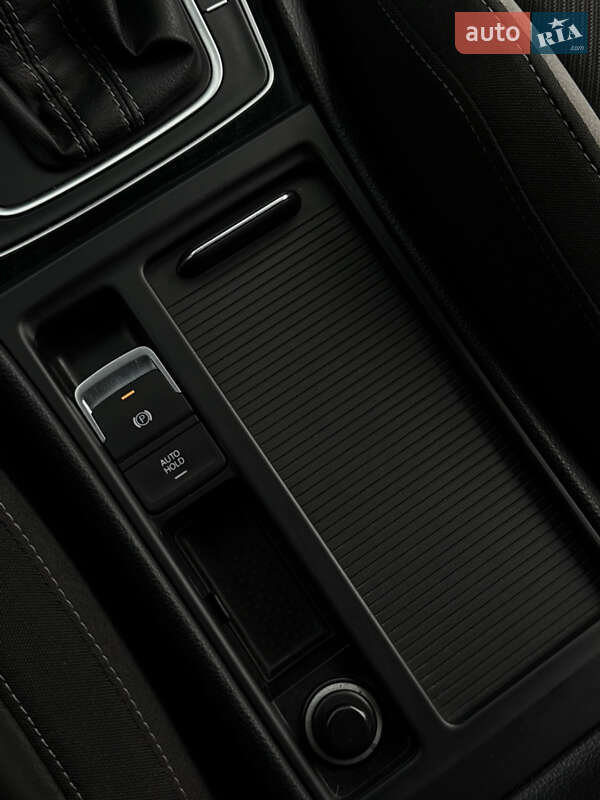 Хетчбек Volkswagen Golf R 2014 в Києві