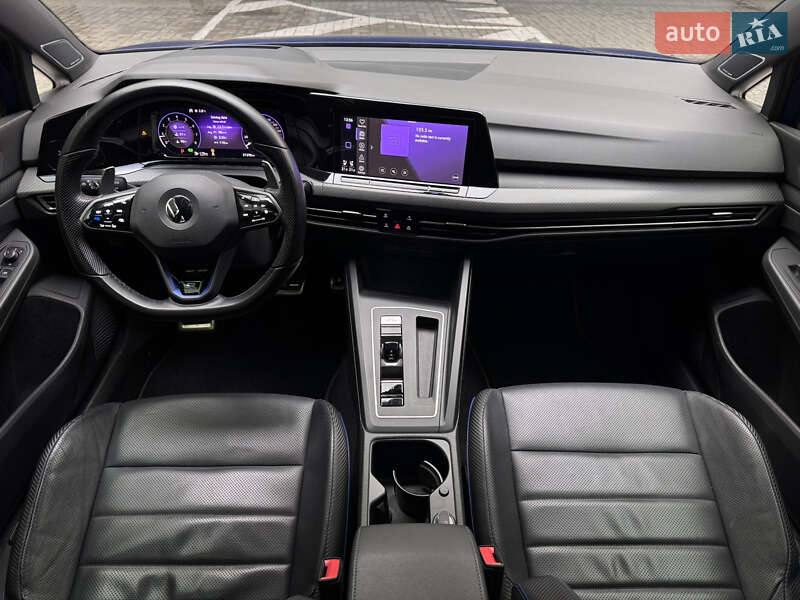 Хэтчбек Volkswagen Golf R 2022 в Киеве