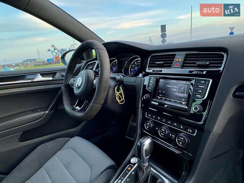 Хэтчбек Volkswagen Golf R 2015 в Львове фото 49 Хэтчбек Volkswagen Golf R 2015 в Львове