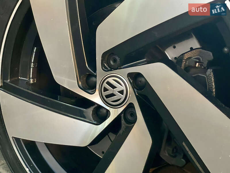 Хэтчбек Volkswagen Golf R 2015 в Львове фото 63 Хэтчбек Volkswagen Golf R 2015 в Львове