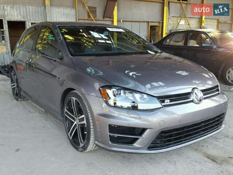 Хетчбек Volkswagen Golf R 2015 в Києві