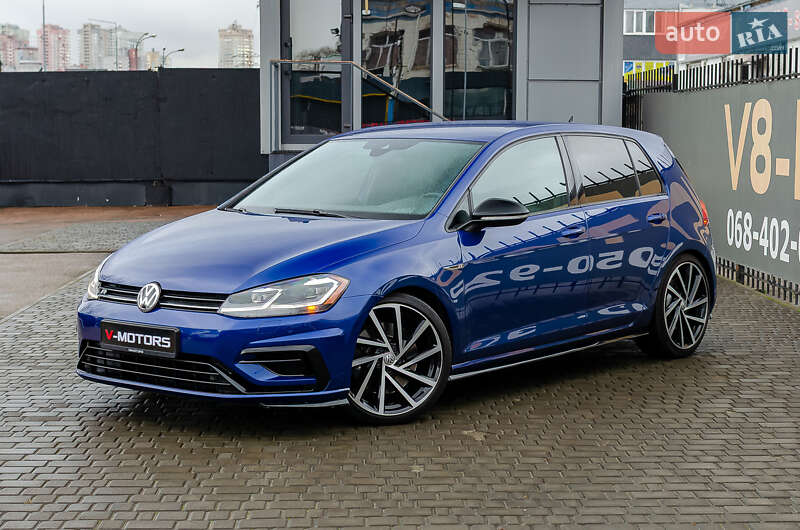 Хэтчбек Volkswagen Golf R 2019 в Киеве