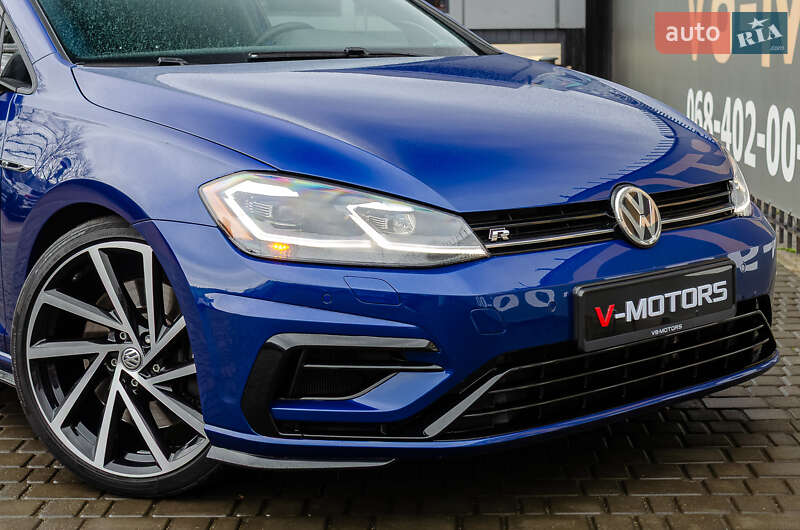 Хэтчбек Volkswagen Golf R 2019 в Киеве
