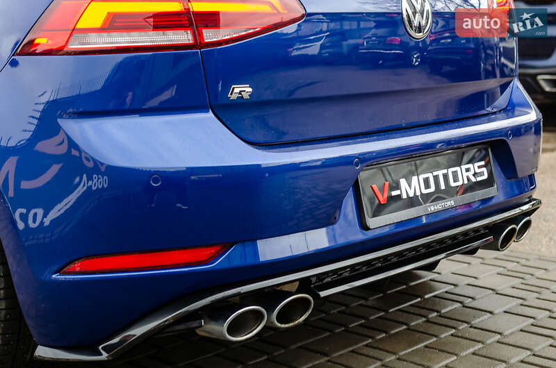 Хэтчбек Volkswagen Golf R 2019 в Киеве