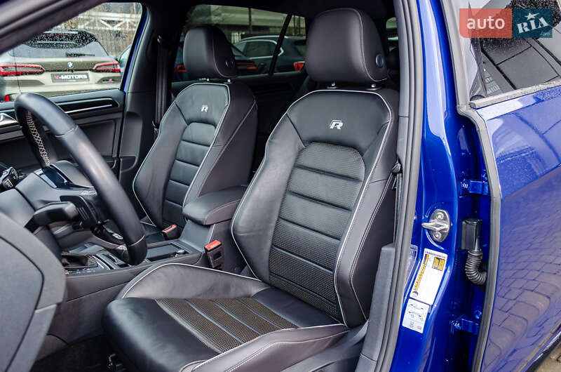 Хэтчбек Volkswagen Golf R 2019 в Киеве