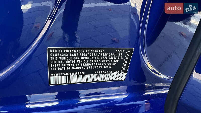 Хэтчбек Volkswagen Golf R 2016 в Мукачево