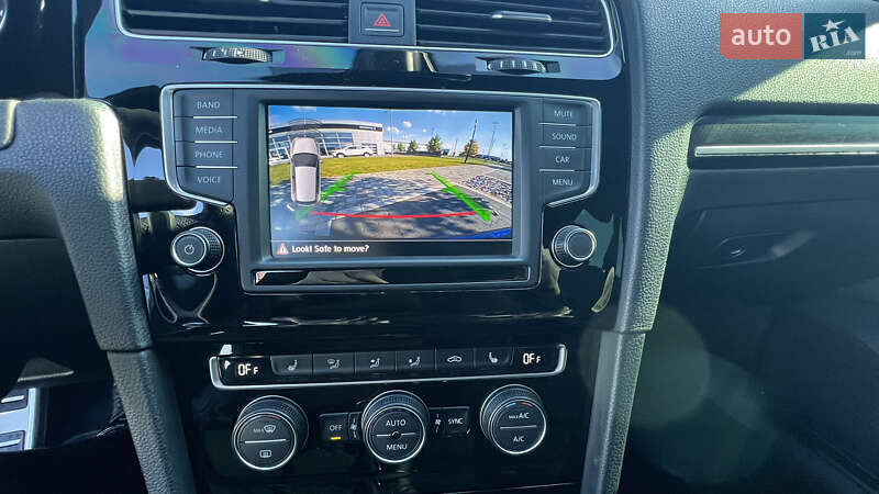 Хэтчбек Volkswagen Golf R 2016 в Мукачево