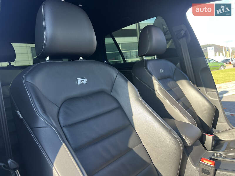 Хэтчбек Volkswagen Golf R 2016 в Мукачево